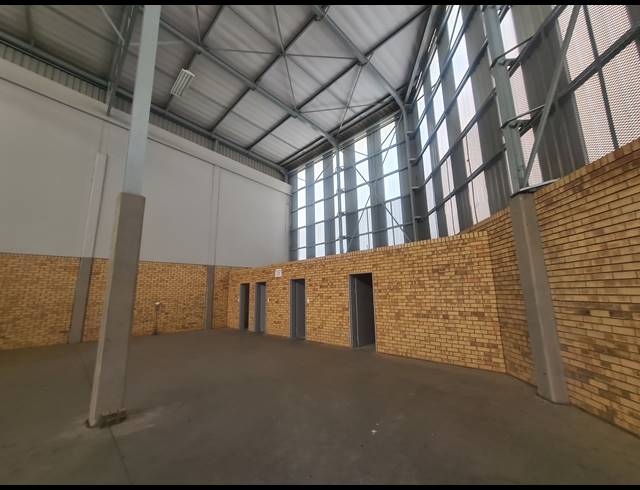 1,268M² WAREHOUSE TO LET IN LINBRO PARK